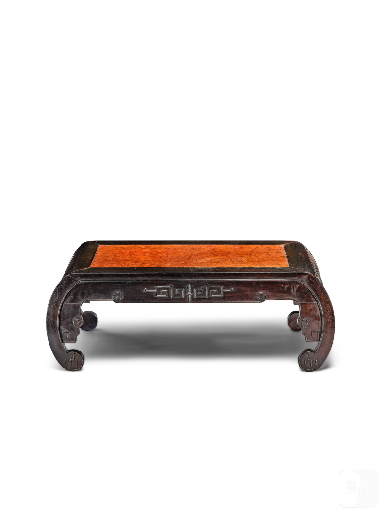 硬木鑲癭木椅成對 及 硬木鑲癭木炕几 | A PAIR OF BURLWOOD-INSET HARDWOOD ARMCHAIRS AND A BURLWOOD-INSET HARDWOOD KANG TABLE - 图14